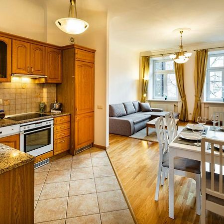 Dzirnavu Street Apartment In City Center Riga Bagian luar foto