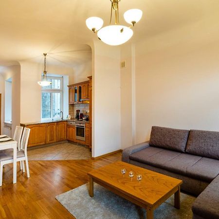 Dzirnavu Street Apartment In City Center Riga Bagian luar foto