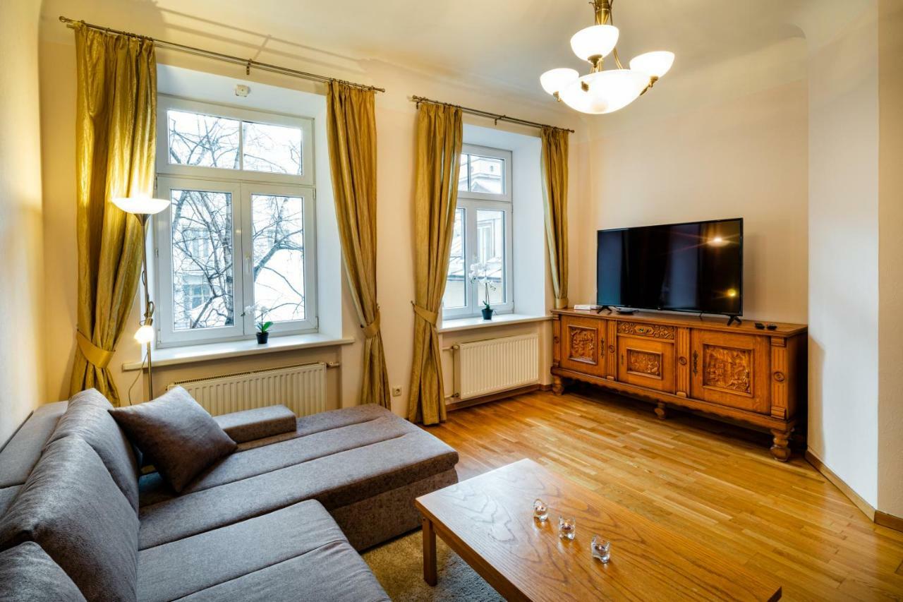 Dzirnavu Street Apartment In City Center Riga Bagian luar foto