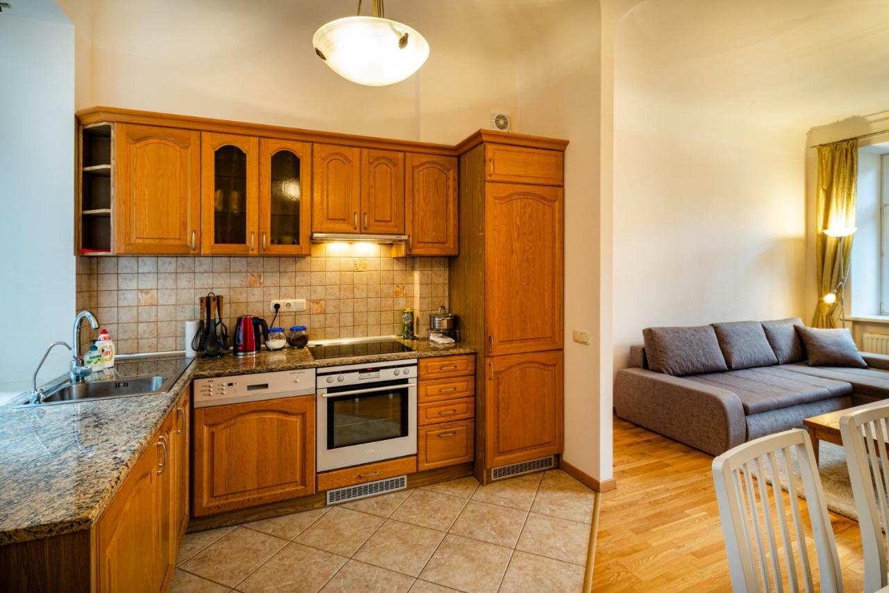 Dzirnavu Street Apartment In City Center Riga Bagian luar foto